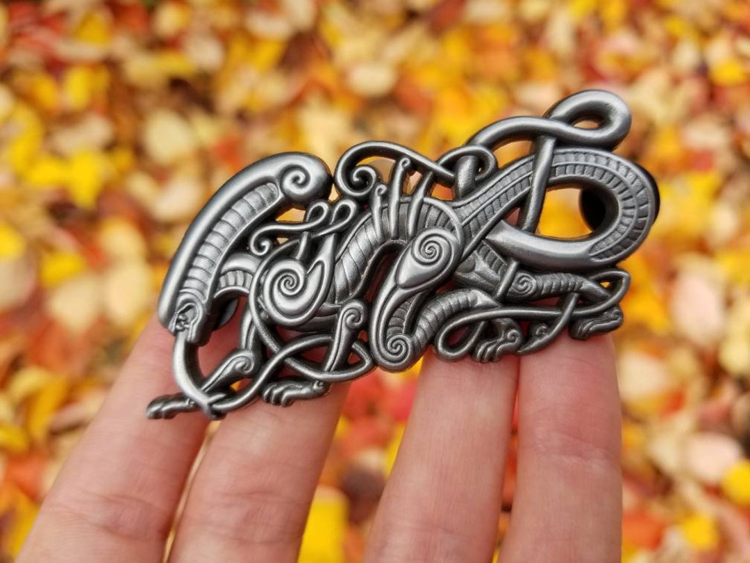 Knotwork Xenomorph 3D Metal Pin - Alien Monster Celtic Viking