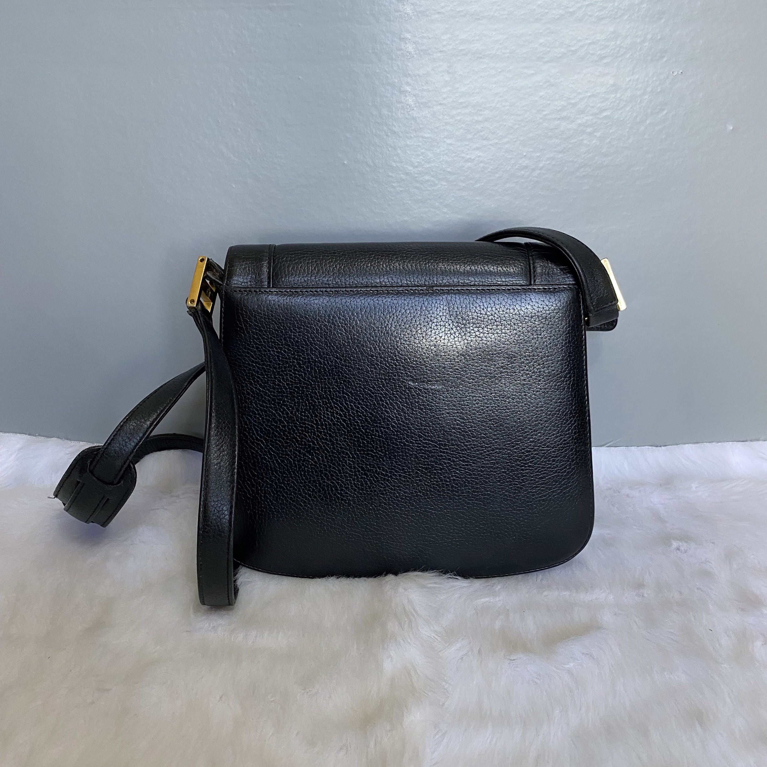 MCM Leather Crossbody Bag Black ref.99787 - Joli Closet