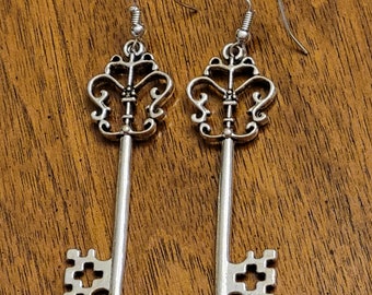 Antique style Skeleton Key 3D Earrings Silver