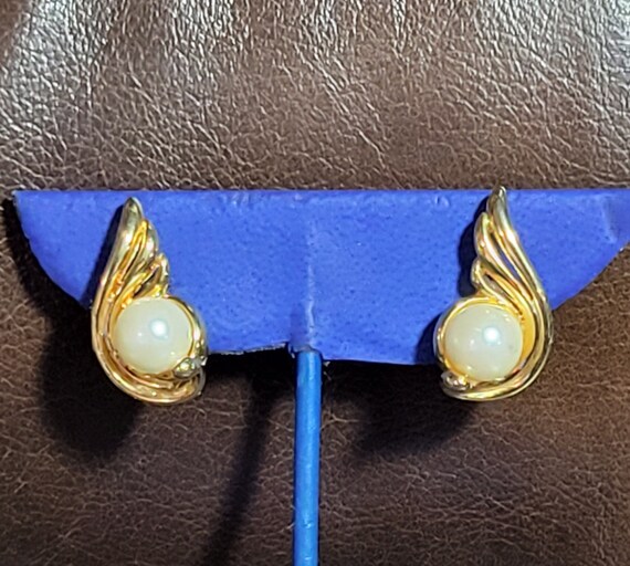 Marvelle Faux Pearl gold tone earrings - image 1