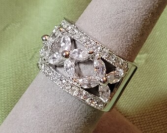 18kt White gold plated wide Bling Band Ring Diamond cut crystals
