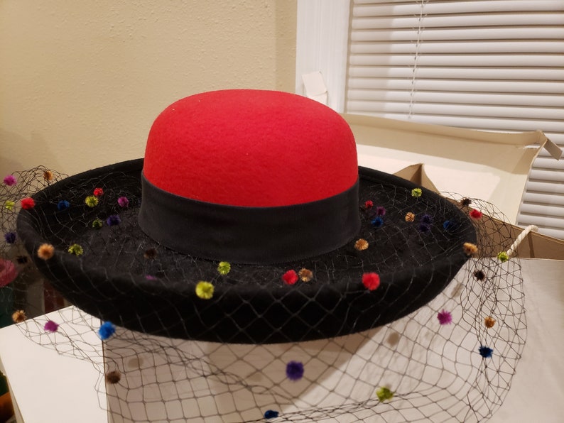 Vintage fashion hat Red Black by Sonni New with tags