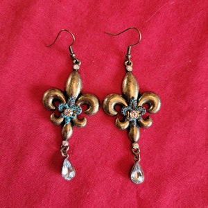 Fleur-de-lis Antique Brass/Gold finish Bling Long Dangle Earrings wire top St Joan of Ark Symbol