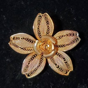 Vintage Gold filked/tone filigree floral Pin Brooch
