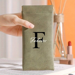 Etui à lunettes personnalisable prénom en cuir couleur au choix - cadeau fête des pères mères mamie papy papi