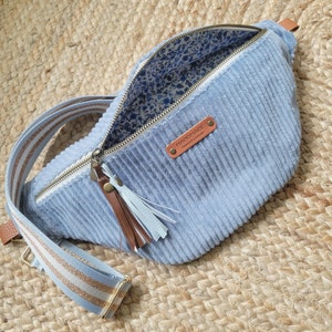 sac banane bandoulière crossbody en velours cotelé bleu ciel image 1