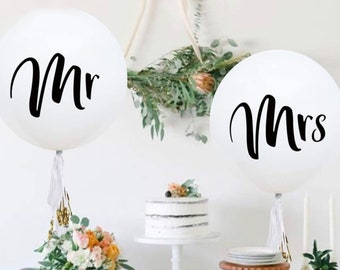 Mr and Mrs Wedding Balloons: Bridal Shower Decor
