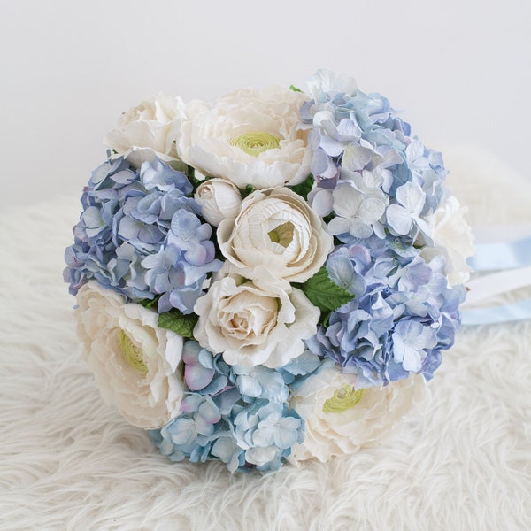 Durchmesser 23 cm Baby Blau HYDRANGEA und Weiß RANUNCULUS Papier Brautstrauß - Papier Blumen Hochzeit, Garten Stil Hochzeit, runder Brautstrauß