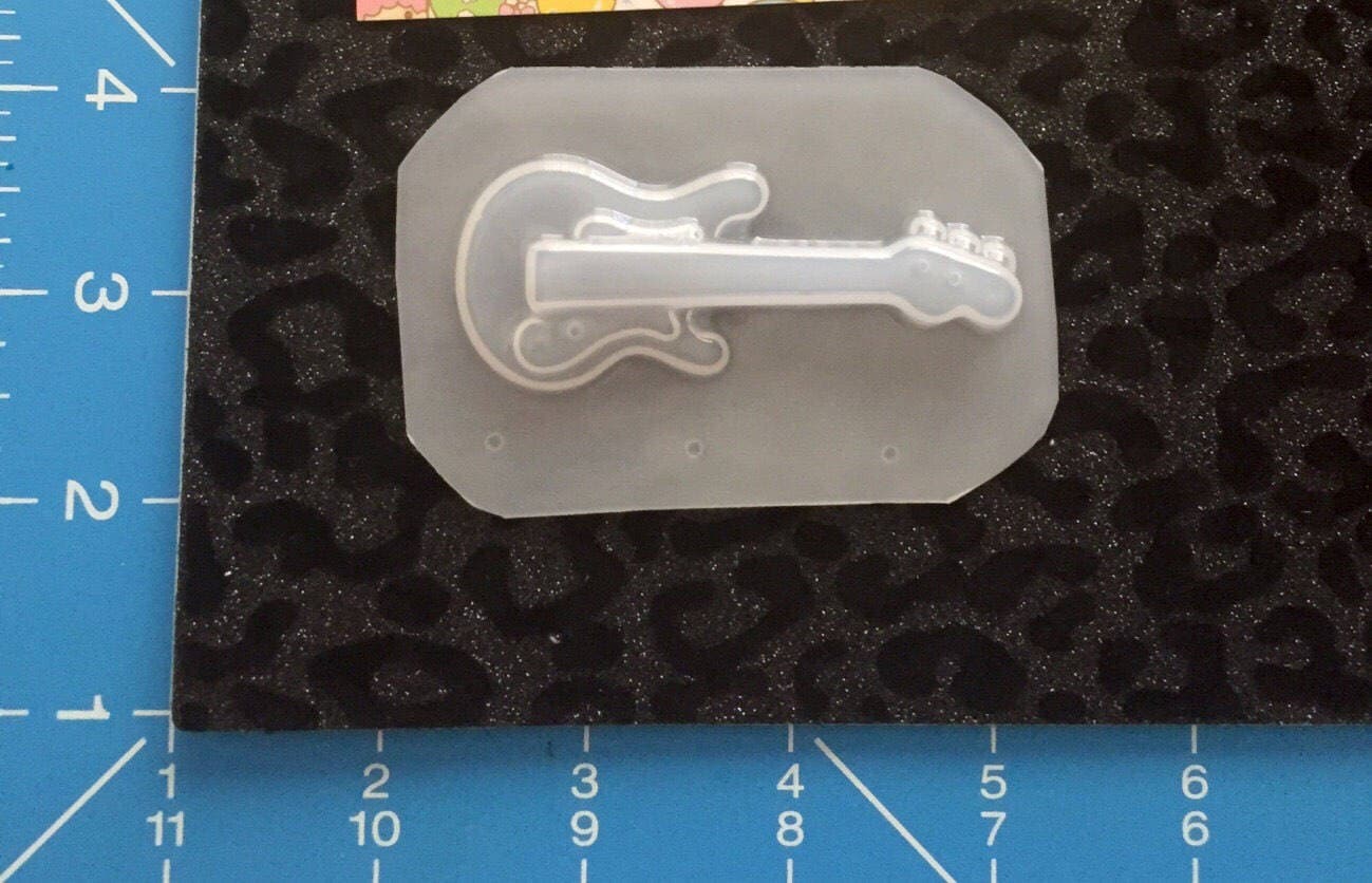 Stratocaster Silicone Guitar MAKERS REUSABLE MOLD™ Shipping World Wide –  MakersMold