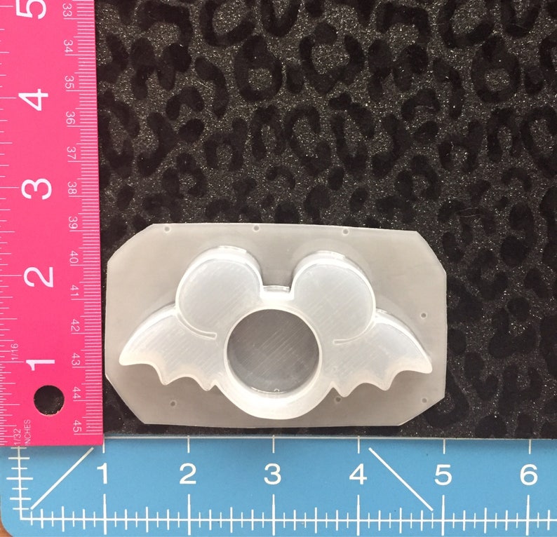 Bat mouse shaker mold