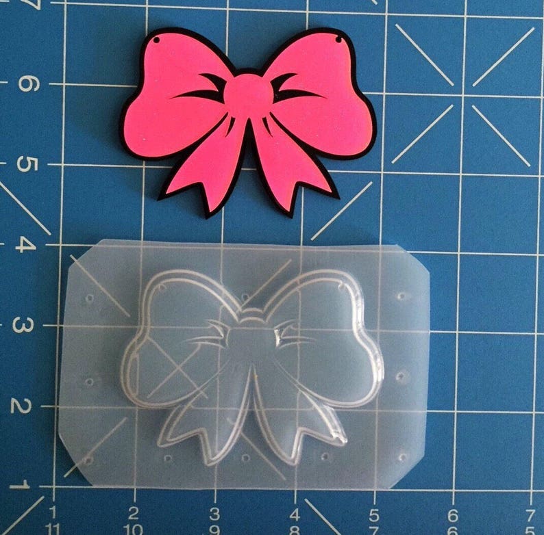 Bow mold