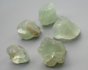 Råa grova gröna naturliga fluoritpärlor Fluoritkristall lösa stenpärlor Grova fluoritkristaller Nugget stenpärla 0029