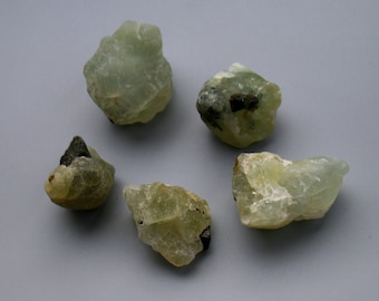 Ruwe natuurlijke Prehniet kralen, geboorde ruwe Prehniet Nugget kralen, groene Prehniet hanger edelsteen losse steen 0069