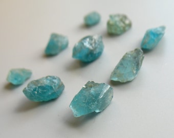 5 pcs Rough Raw Natural Apatite Loose Stone crystal Gemstone blue crystal loose stone irregular tiny undrilled