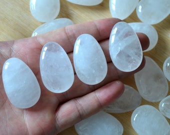 Naturlig klar kvartskristall droppformad ficksten chakra helande kristall slät ca 37 mm (1,5 tum)