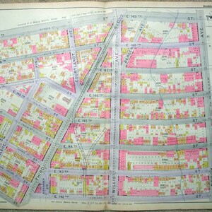 Enorme mapa antigo do Bronx NY - Mott Haven da E 142nd à E 149th Street, de Morris a Brook. Impresso em 1900 por Hyde & Co. Original garantido