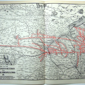Original-Karte von 1933 der Chicago and North Western und der Chicago, St. Paul, Minneapolis & Omaha Eisenbahnsysteme. Jahrgang