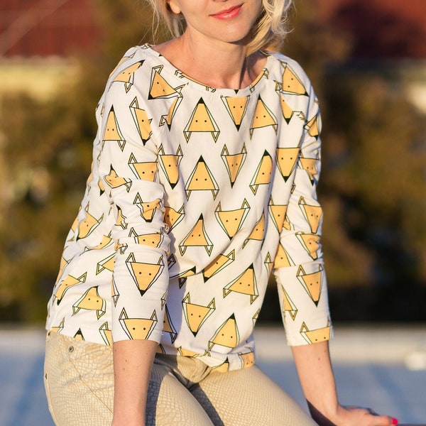 SALE Sweatshirt in FOXES pattern with binding S (36)