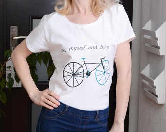 SALE T-shirt with print / with the inscription - me, myself and bike.