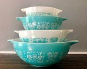 Beautiful Complete Set Of Vintage Pyrex Amish butterprint Bowls, Nesting Bowls, Turquoise and White, NJ Estate.