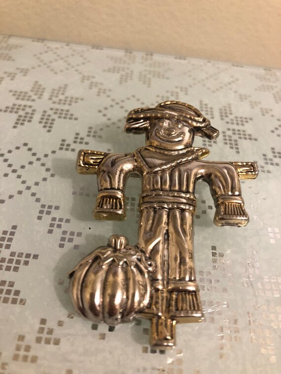 Beautiful Signed Artisan Scarecrow Brooch Or Pendant,… Gem