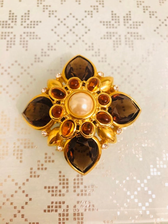 Stunning Vintage Joan Rivers Brooch, Faceted Amber