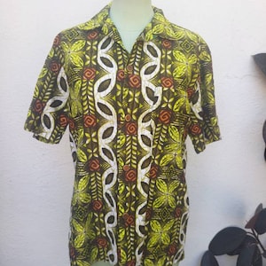 Vintage 1960s Mens Hawaiian Shirt Royal Hawaiian Tiki Luau