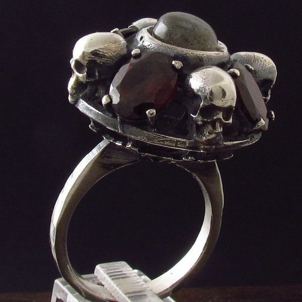 MySacrum  SKULL RING LABRADORITE