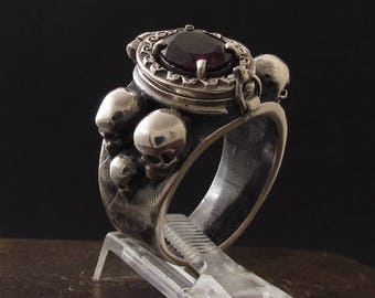 MySacrum POISON RING SKULLS