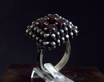 MySacrum SKULL CHAPEL GARNET-Silver Ring