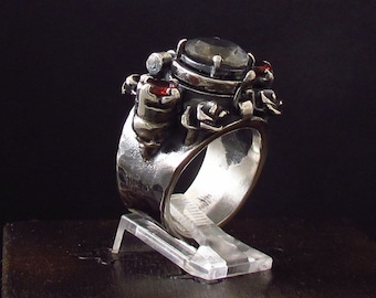 MySacrum GIFTRING SKALLOR. Silver 925. Labladorit. Granat