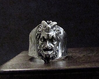 MySacrum SATHYR RING-Silver 925