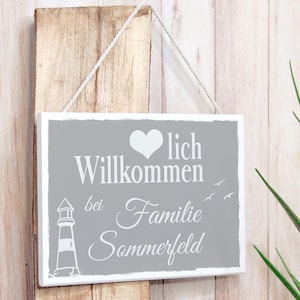 Personalisiertes Türschild aus Holz Wunschname Namensschild Geschenkidee Bild 1