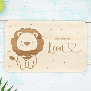 Board personalizes children | with lion | Baby gift | Breakfast board | Birth gift | Wooden board engraving