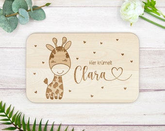 Planche à découper personnalisée | mignonne girafe | Cadeau bébé | Petit-déjeuner | Planches de bois | Gravure sur planche de bois