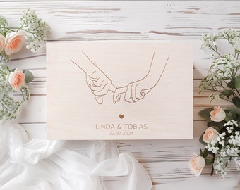 Erinnerungsbox zur Hochzeit groß, Hochzeitsgeschenk personalisiert Holz Kiste für das Brautpaar von den Trauzeugen