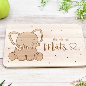 Petit-déjeuner pour enfants avec éléphant Cadeau bébé personnalisé Snack boards Cadeau danniversaire Gravure sur planche de bois image 3