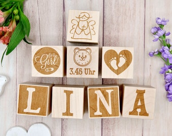 Besonderes Geschenk zur Geburt - Personalisierte Holzwürfel für Mädchen und Jungen | Taufgeschenk | 5 cm Ahornholz