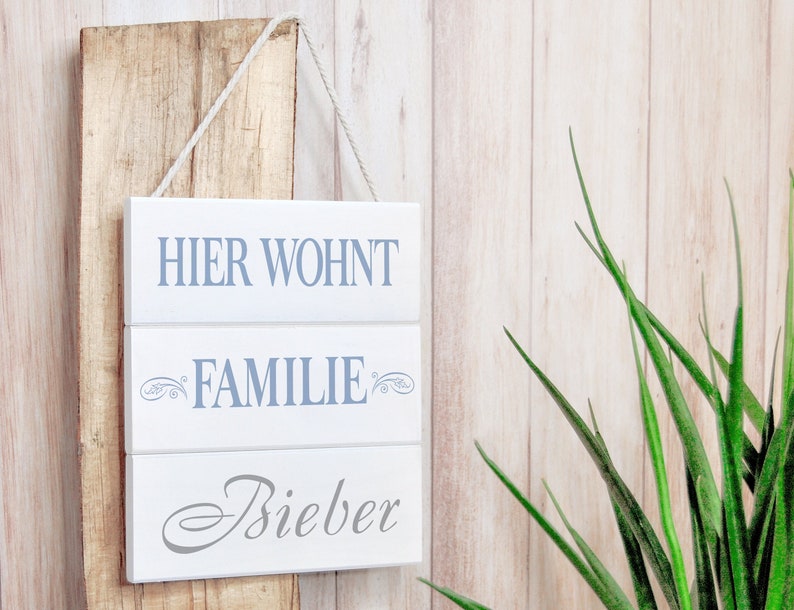 Namensschild aus Holz Familienschild für den Eingangsbereich Geschenk zum Einzug Bild 1