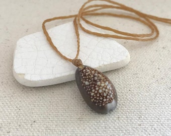 Cowrie Shell Necklace, Simple Beachy Boho Summer Necklace, Earthy Natural Beach Necklace, Tropical Seashell Necklace for Women, Ocean Gift