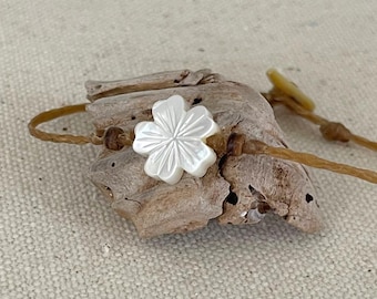 Tropical Flower Beach Anklet, Summer Boho Seaside Ankle Bracelet, Coastal Waxed Cord Mother of Pearl Shell Jewelry, Beachy Gift Her