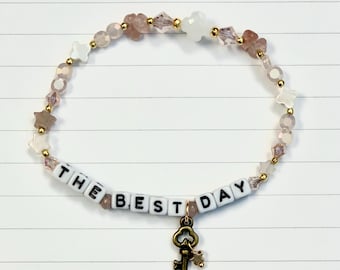 The Best Day-vriendschapsarmband, onbevreesde kralenarmbanden, op tijdperken Tour geïnspireerde bedelsieraden, handgemaakte cadeaus voor haar