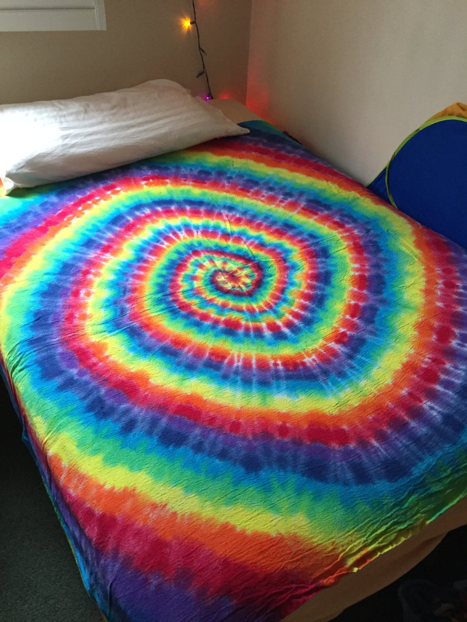 Swirl Rainbow Tie Dye Blanket