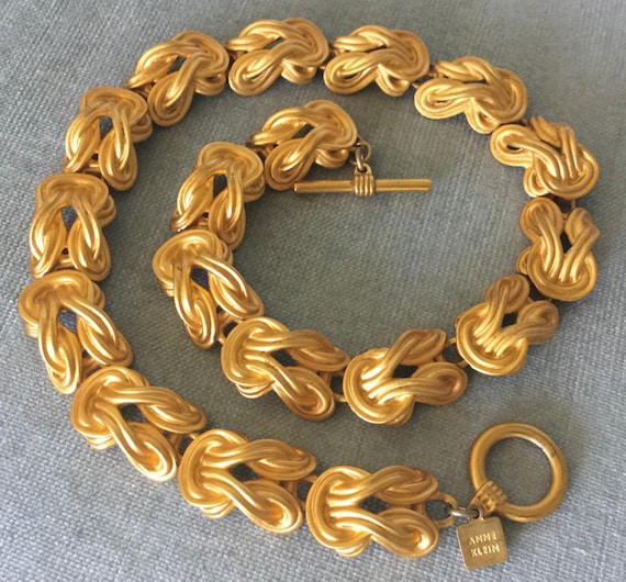 Chic ANNE KLEIN Signed Love KNOT Infinity Link Sc… - image 2