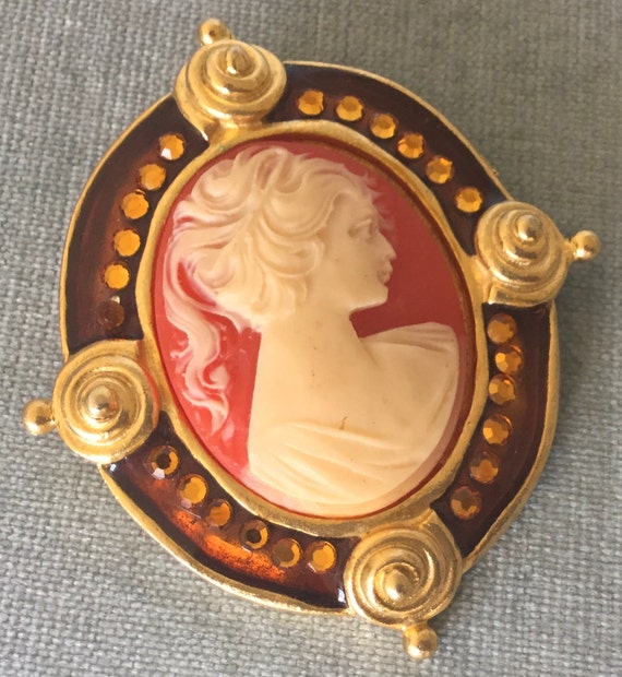 Victorian CRAFT Signed CAMEO Portrait MEDALLION C… - image 2