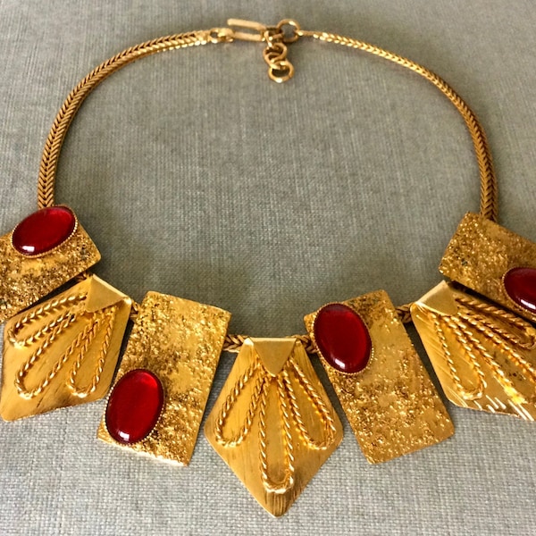 Art Deco SILVANA ITALY Signed MODERNIST Ruby Red Cabochon Collar Choker Bib Necklace Gold Metal Vintage Designer Runway Couture Statement