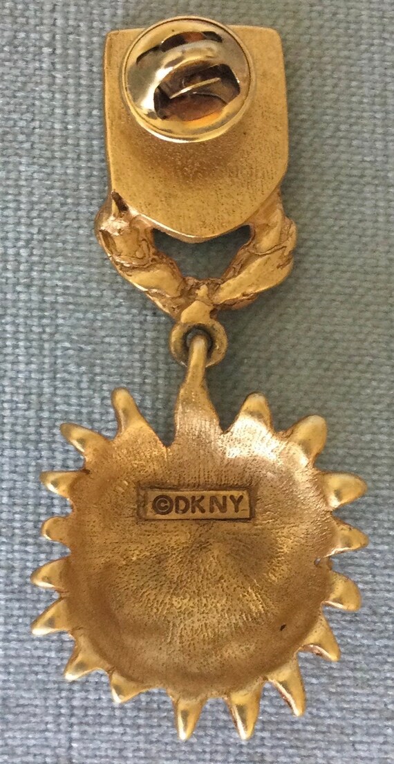 ブローチ DKNY Chic DKNY Donna Karan Signed SUN INSIGNIA Charm Brooch Pin