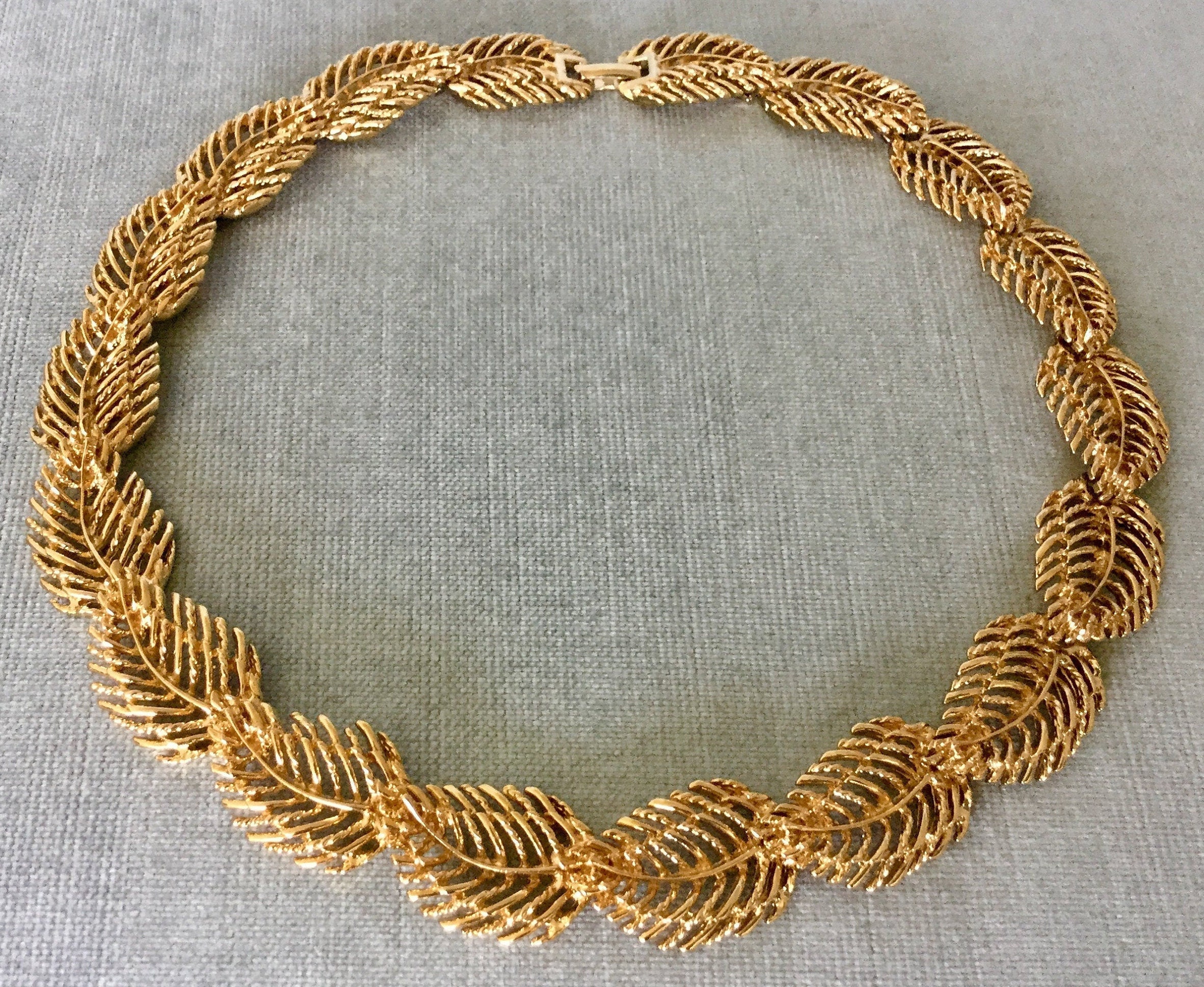 Precious NAPIER Signed GARLAND of 