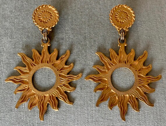 Massive YOSCA Signed BUTTON And SUN Doorknocker 3… - image 6