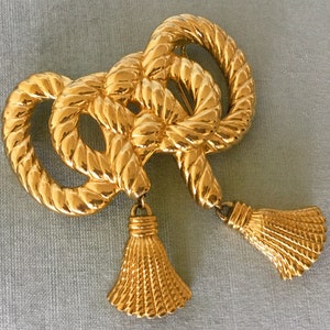 Vintage Massive ALEXIS KIRK Signed Huge BOW w/Dangling Tassels 5 1/4" Long Belt Buckle Gold Metal Art Deco Designer Runway Couture Statement